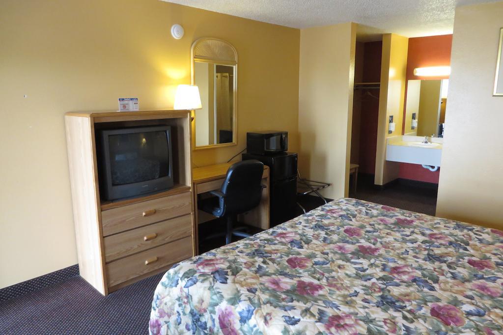 Economy Inn & Suites Joplin Kültér fotó